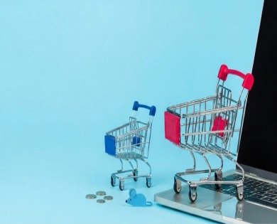 Ilustración de ordenador y carros de compra para el servicio de páginas web y comercio electrónico de partners