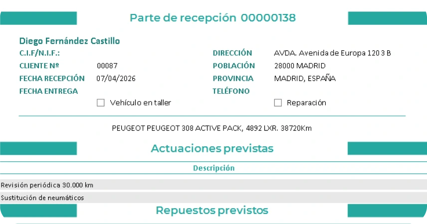 Pantalla del software de gestión de taller mecánico mostrando el parte de recepción de vehículo, checklist de estado y datos del cliente.