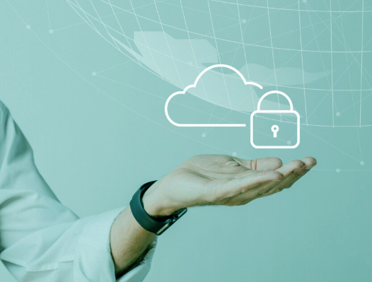 Ordenador mostrando información de Kaspersky en la sección de preguntas frecuentes de Endpoint Security Cloud