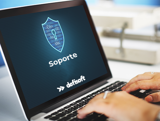 Ordenador portátil mencionando el soporte, junto con un escudo representando la protección y asistencia del antivirus Total Security Kaspersky